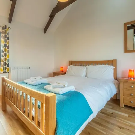 Holiday home Hunter's Barn